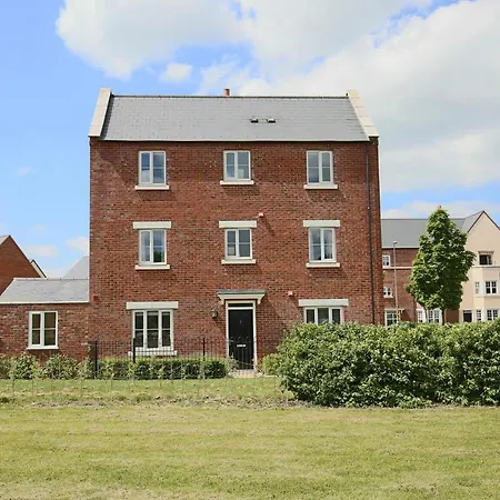 Premium 4 Large Double Bed Townhouse In Bicester, Next To Bicester Village Exterior photo