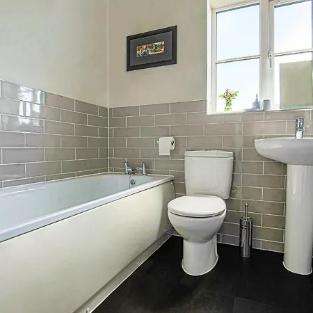 Premium 4 Large Double Bed Townhouse In Bicester, Next To Bicester Village Exterior photo