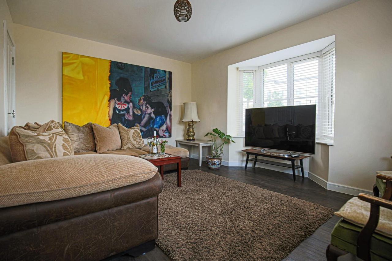 Holiday home Premium 4 Large Double Bed Townhouse In Bicester, Next To Village *