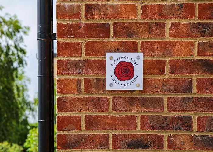 Premium 4 Large Double Bed Townhouse In Bicester, Next To Bicester Village